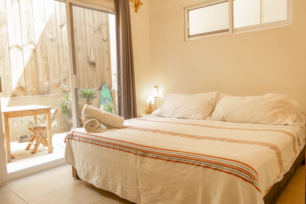 Recámara del Bonobo Apartment con cama king